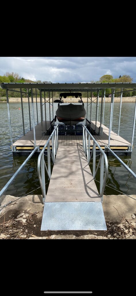 U-shaped wood topped dock